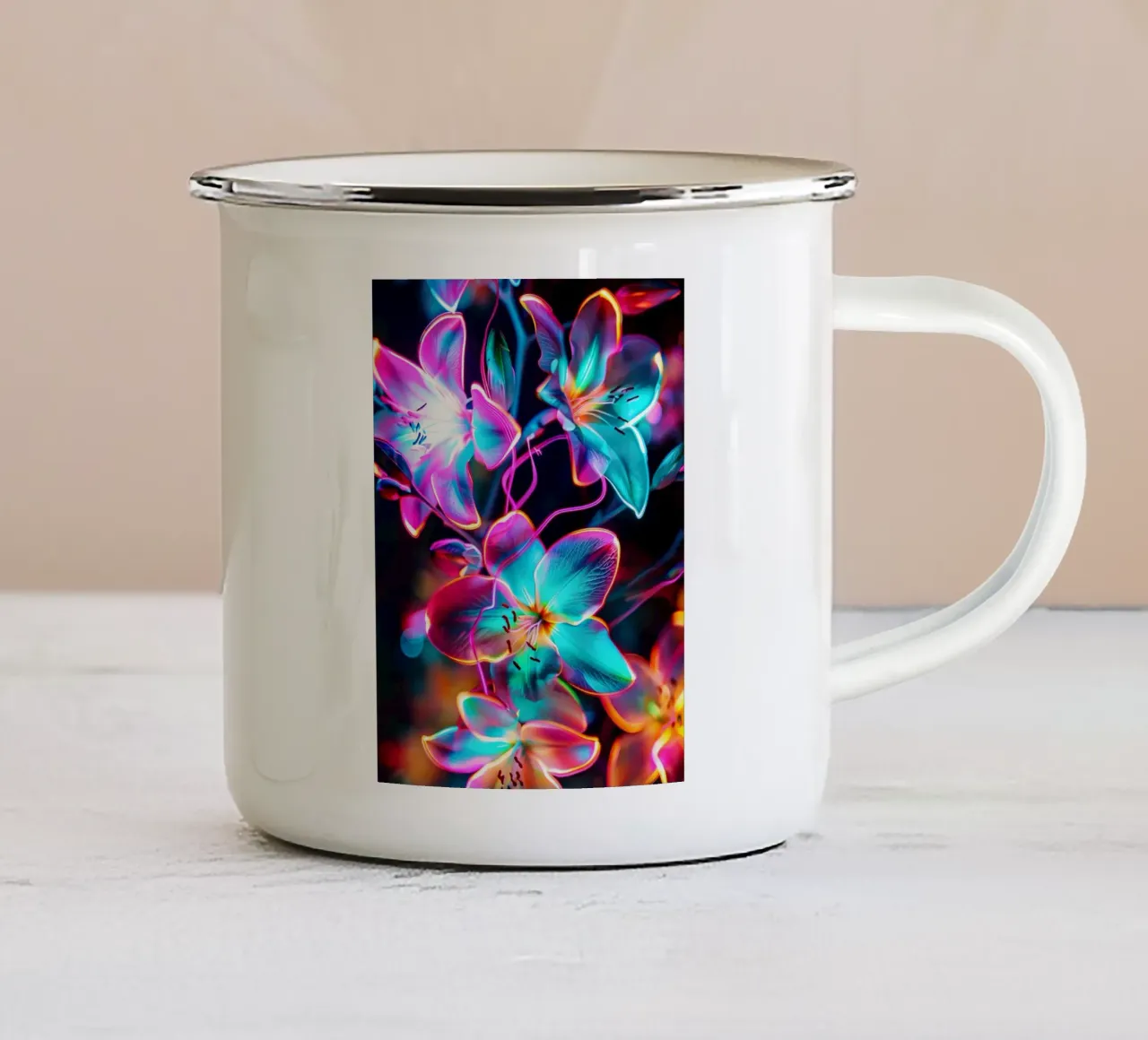 Flowers Neon E tazza in smalto da Mateo