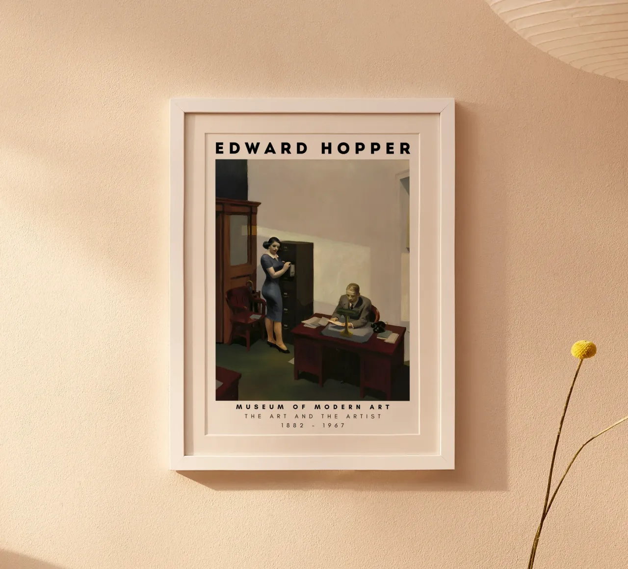 Edward Hopper Ufficio di notte - Arte del realismo americano poster con telaio in legno da NorwesClub