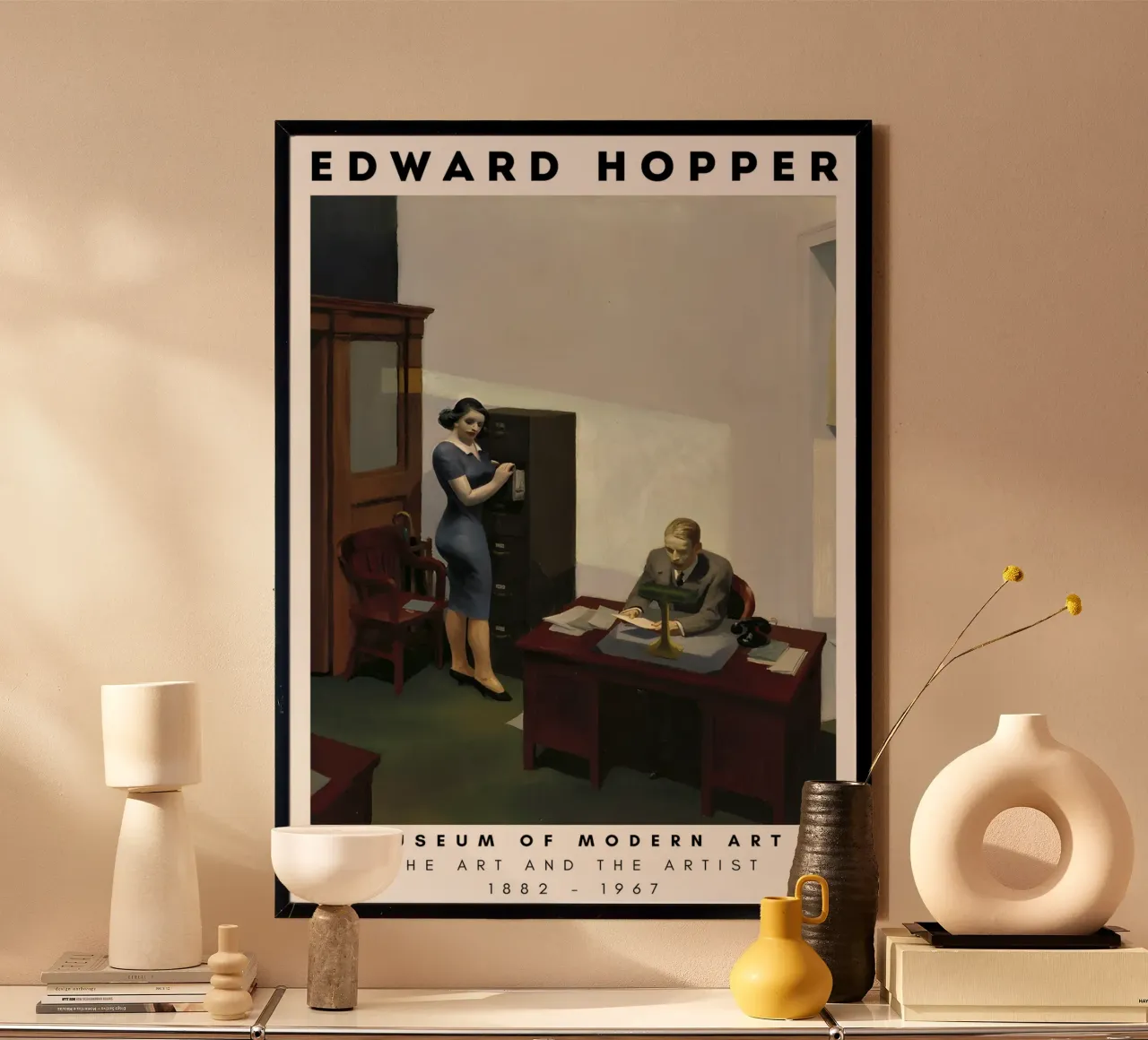 Edward Hopper Ufficio di notte - Arte del realismo americano poster con telaio in legno da NorwesClub