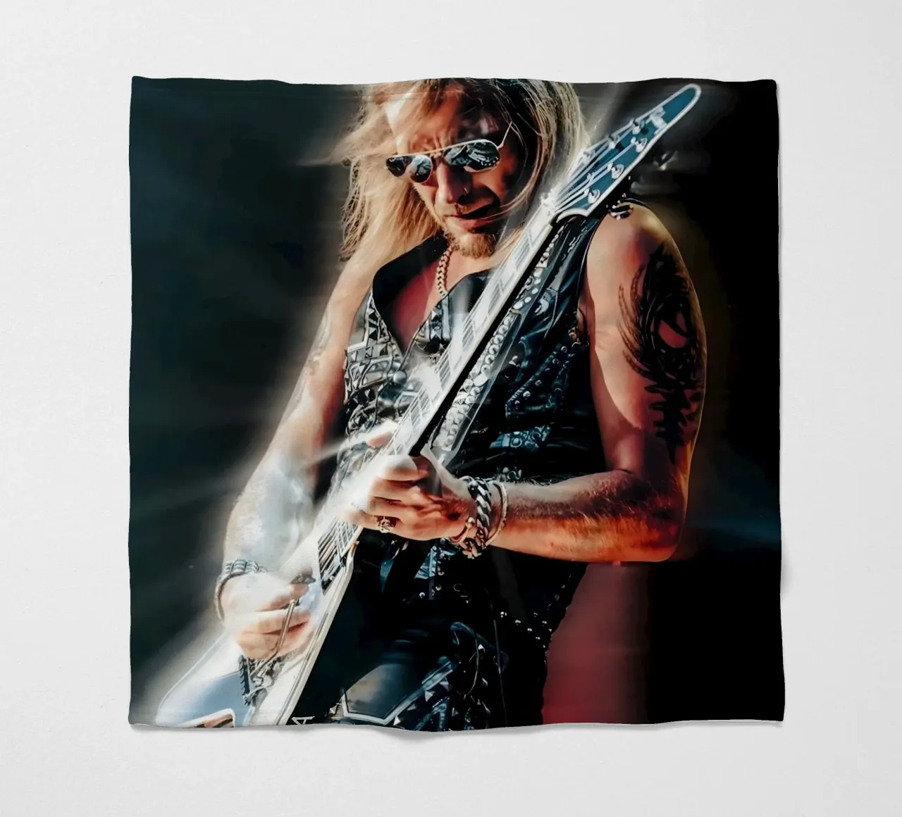 Richie Faulkner coperta in pile da Low poly art