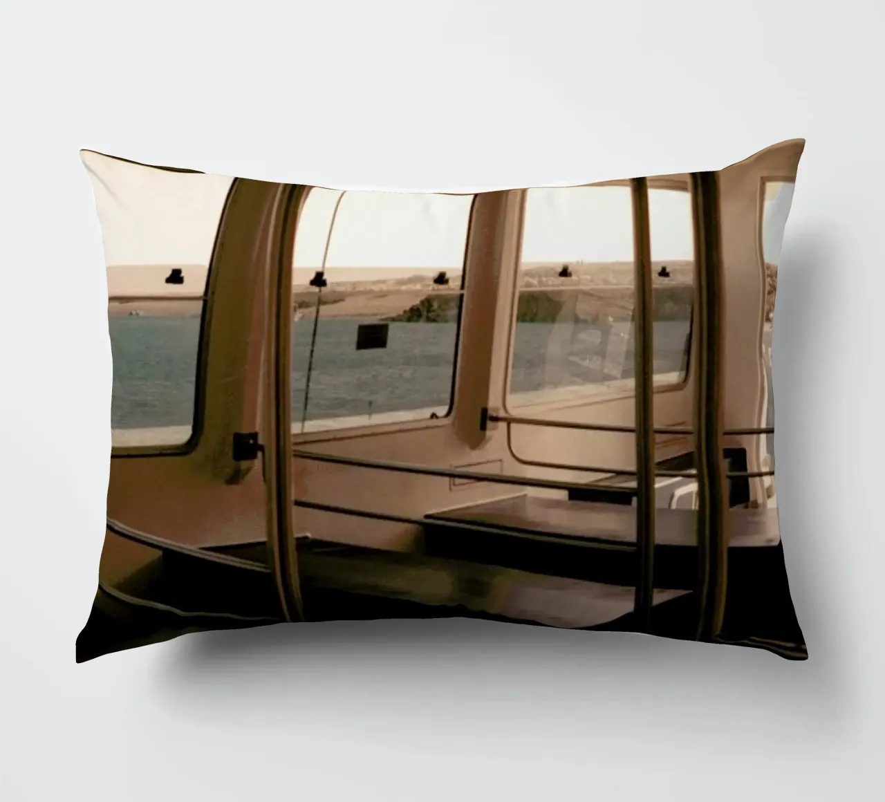 Go Somewhere cuscino da Sebastian Hilgetag