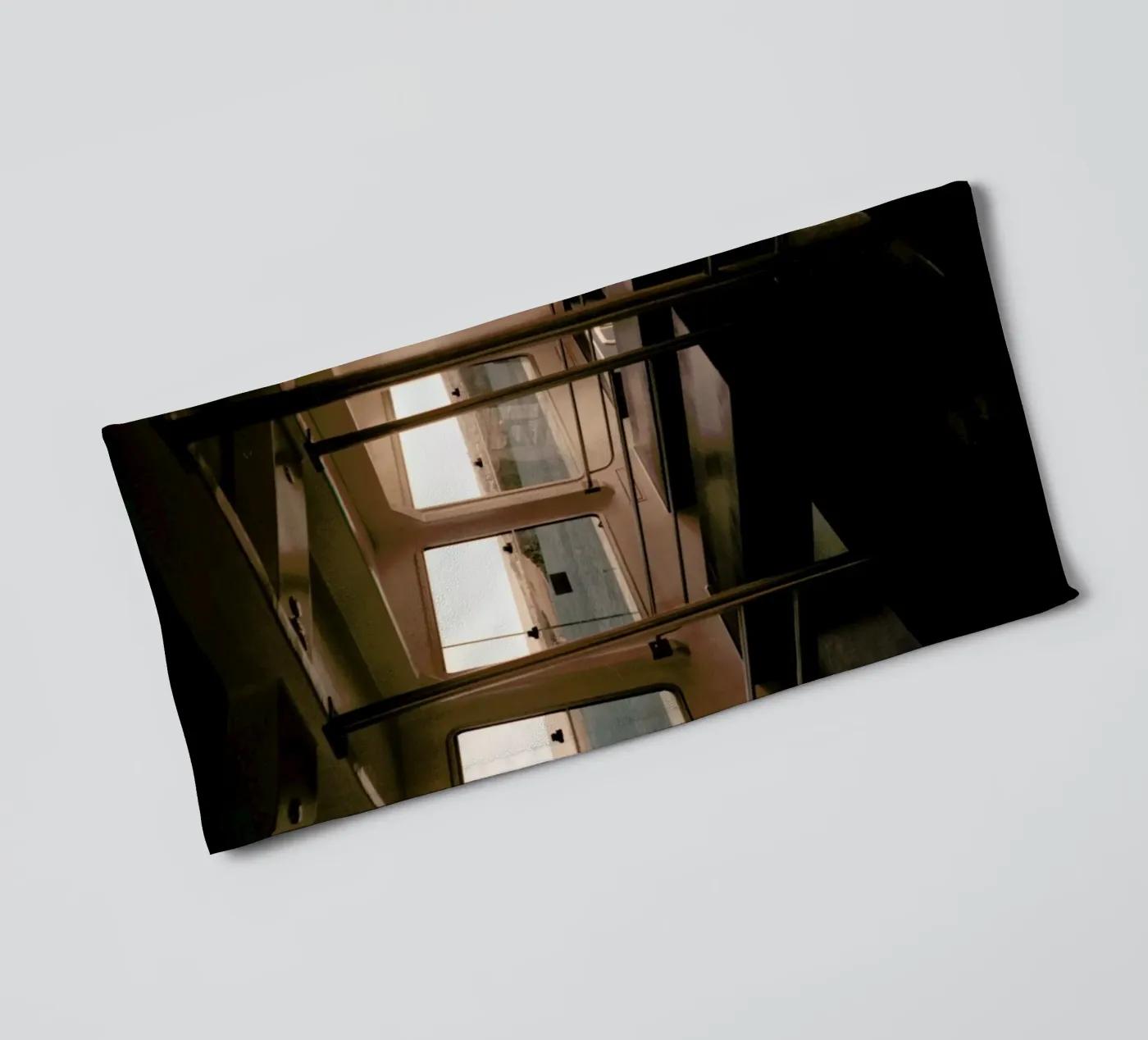 Go Somewhere badhanddoek van Sebastian Hilgetag