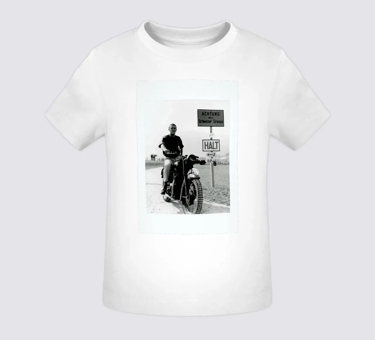 Steve McQueen "The Great Escape" 1963 maglietta neonato da Gallery Print and Art Limited
