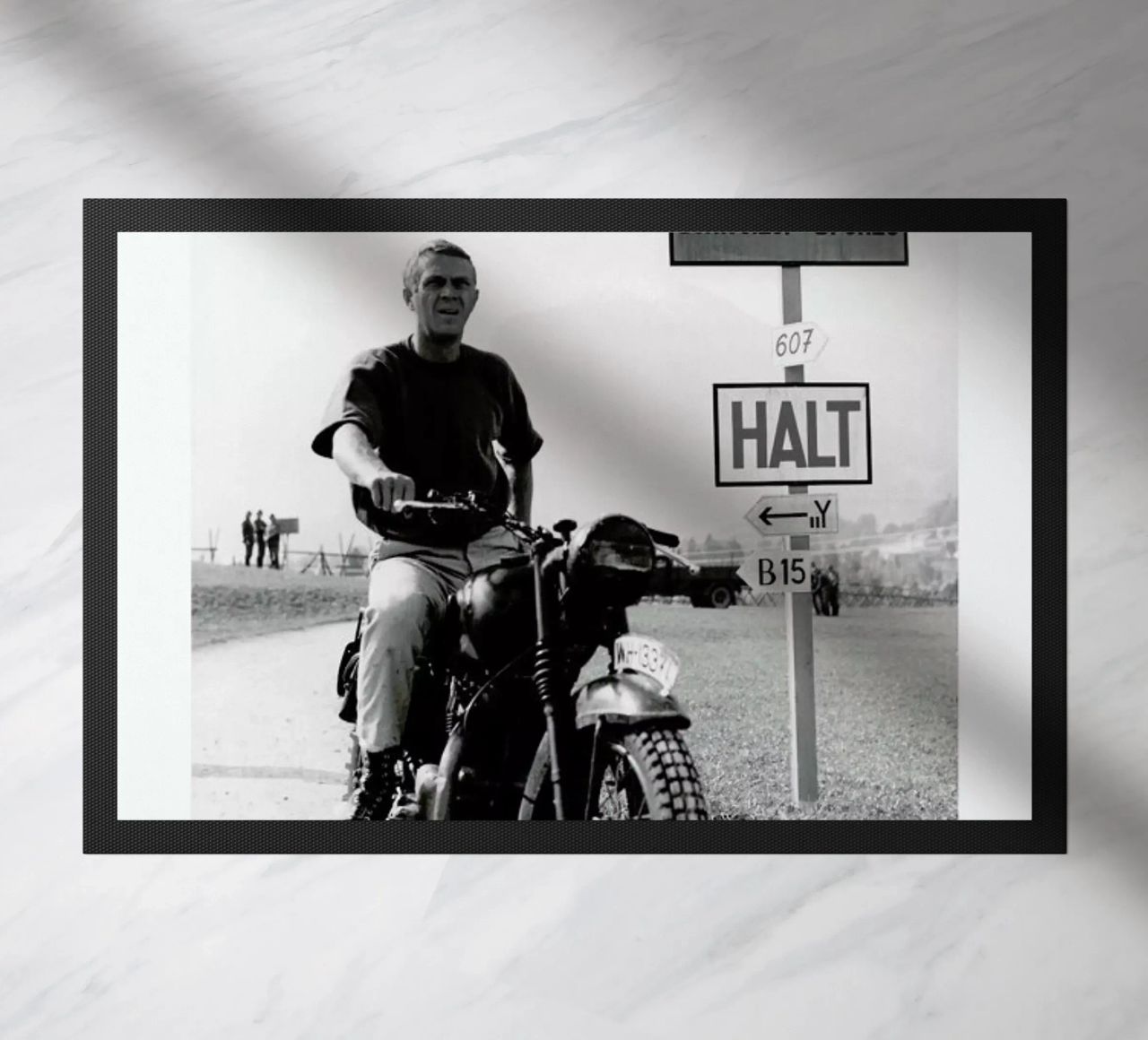 Steve McQueen "The Great Escape" 1963 zerbino da Gallery Print and Art Limited