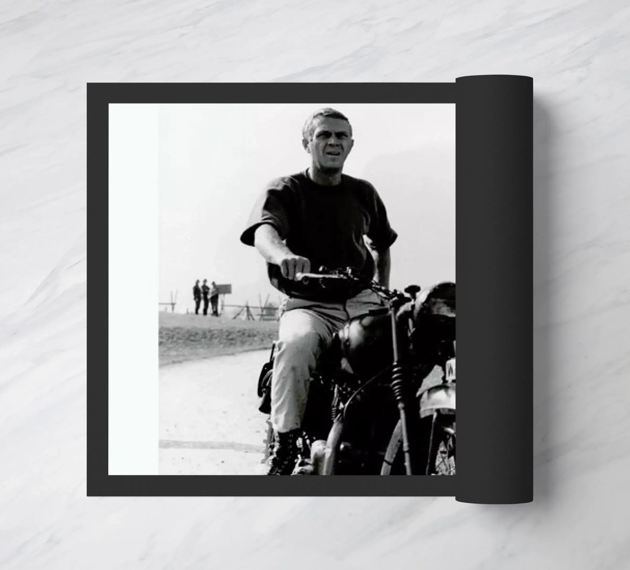 Steve McQueen "The Great Escape" 1963 zerbino da Gallery Print and Art Limited