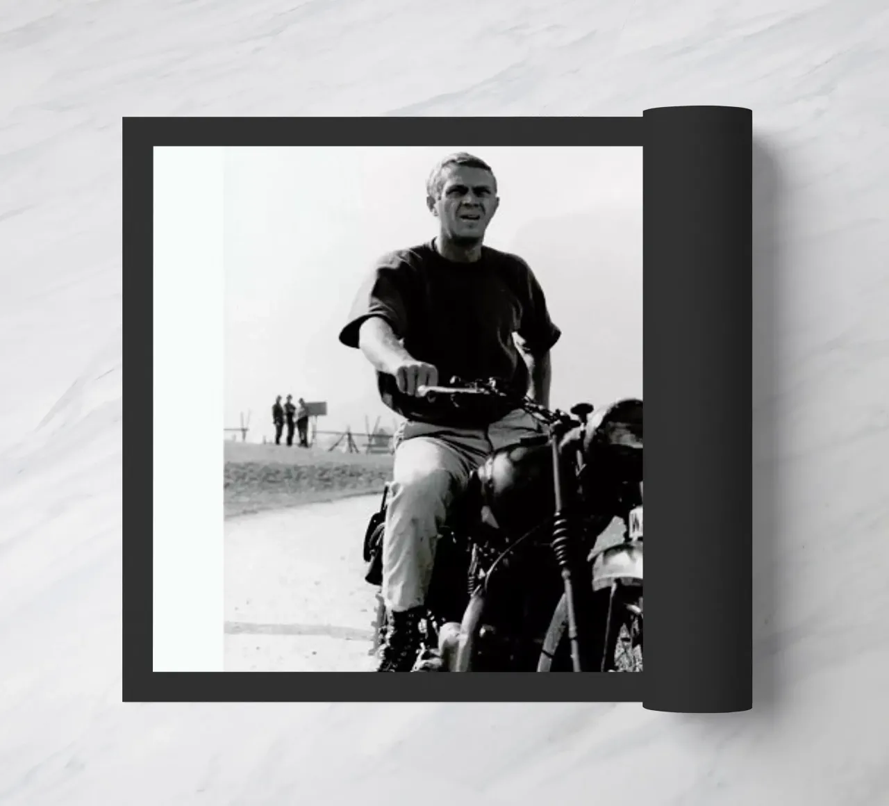 Steve McQueen "The Great Escape" 1963 felpudo de Gallery Print and Art Limited