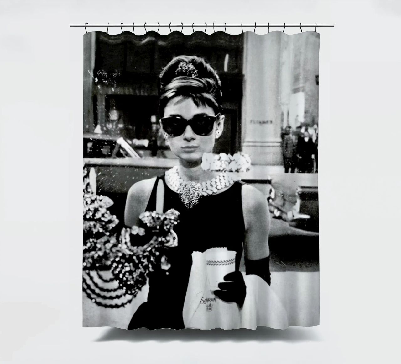 Audrey Hepburn in Breakfast at Tiffany's, 1961 Duschvorhang von Gallery Print and Art Limited