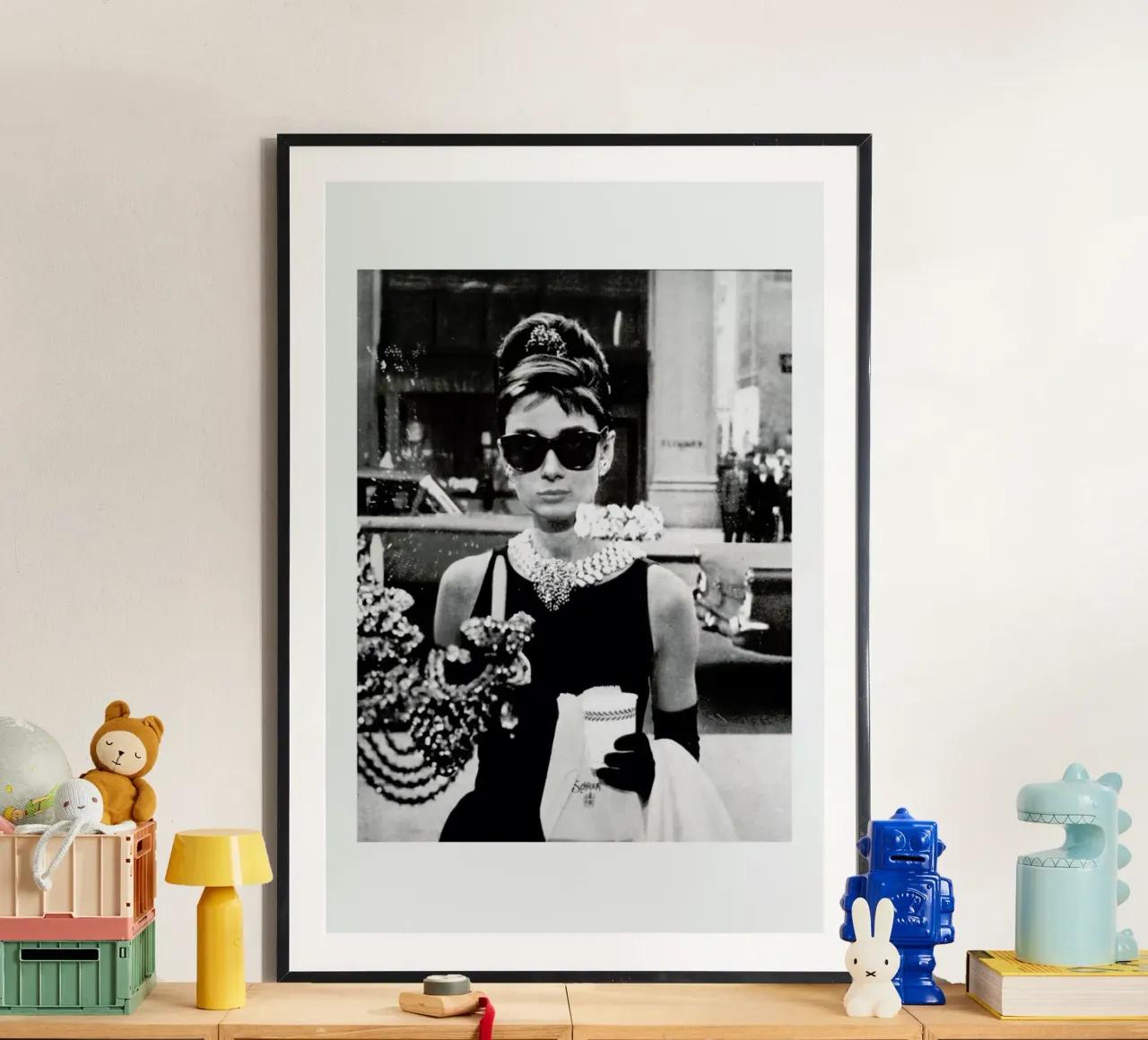 Audrey Hepburn in Breakfast at Tiffany's, 1961 carta hahnemühle da Gallery Print and Art Limited