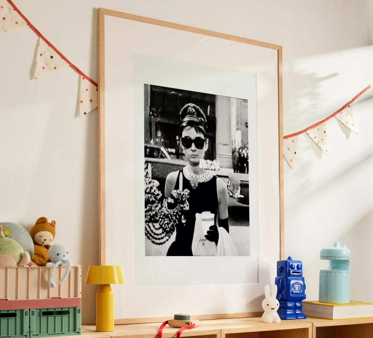 Audrey Hepburn in Breakfast at Tiffany's, 1961 carta hahnemühle da Gallery Print and Art Limited