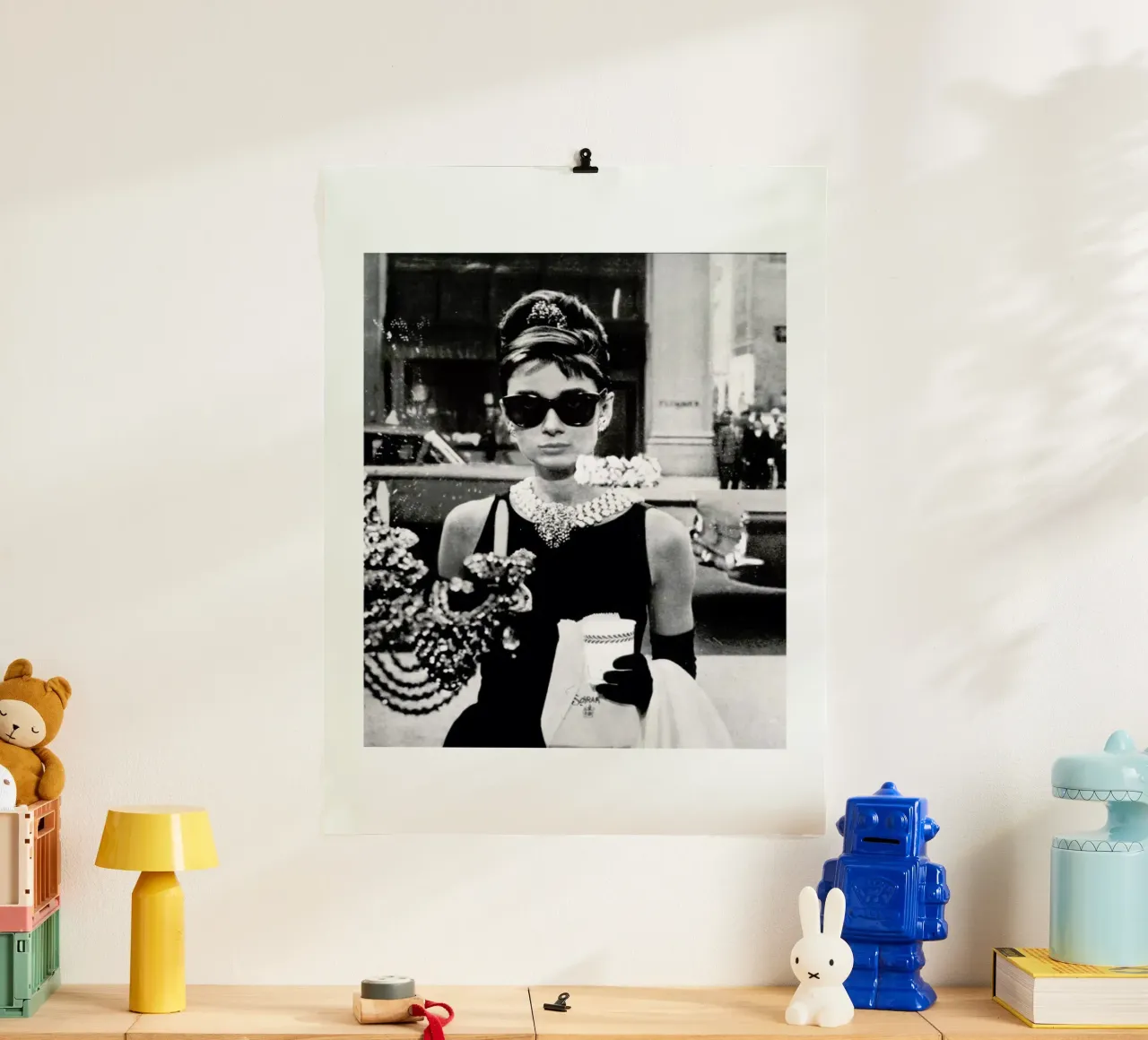Audrey Hepburn in Breakfast at Tiffany's, 1961 carta hahnemühle da Gallery Print and Art Limited