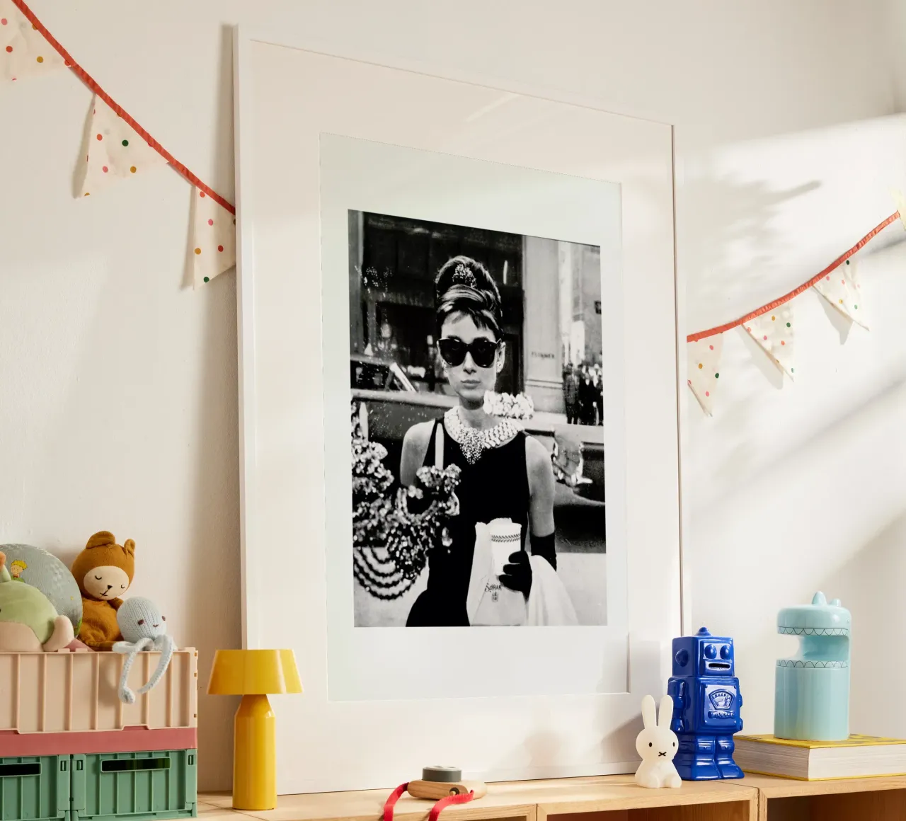 Audrey Hepburn in Breakfast at Tiffany's, 1961 carta hahnemühle da Gallery Print and Art Limited