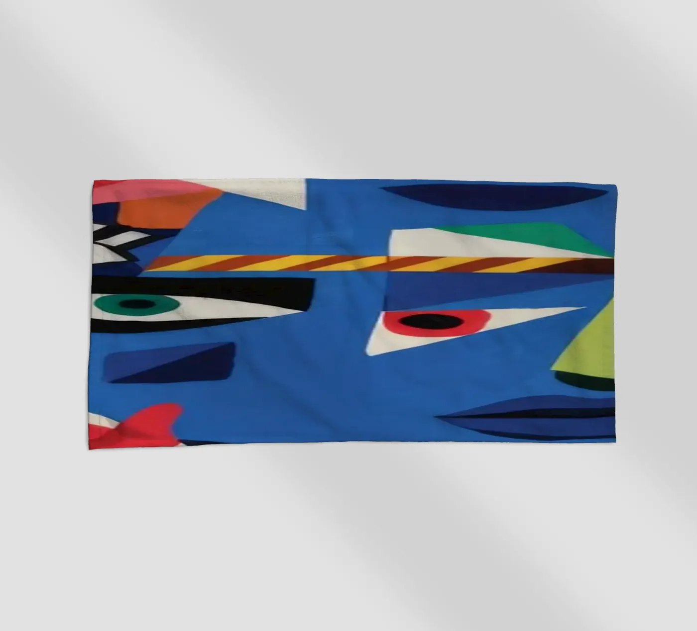 Gefragmenteerde gezichten strandhanddoek van Monarco Virtuoso