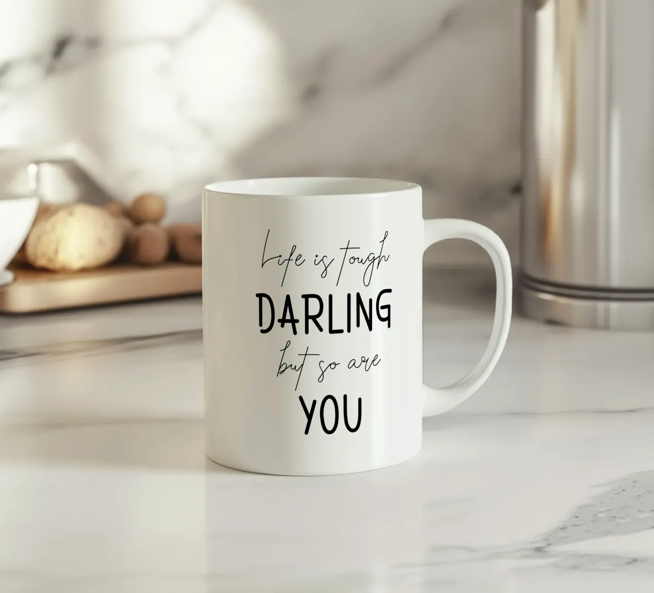 Life Is Tough Darling But So Are You Motivational taza de cerámica de Shark Printables