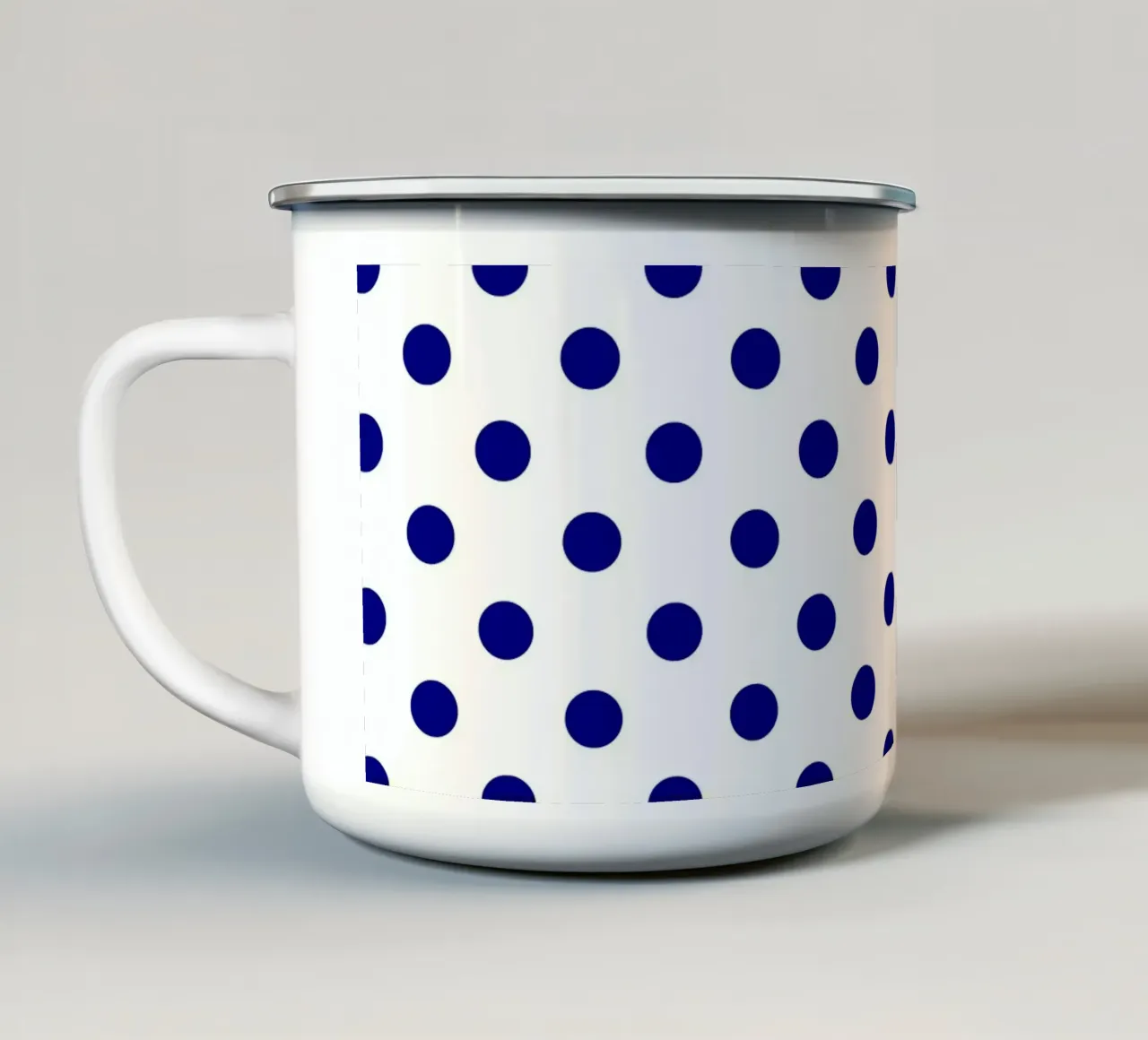 Motivo a pois bianchi e blu navy tazza in smalto da Shark Printables