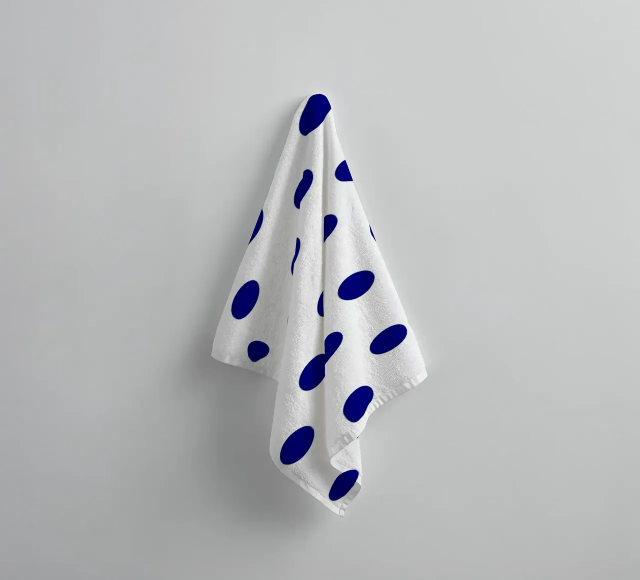 Motivo a pois bianchi e blu navy asciugamano da bagno da Shark Printables