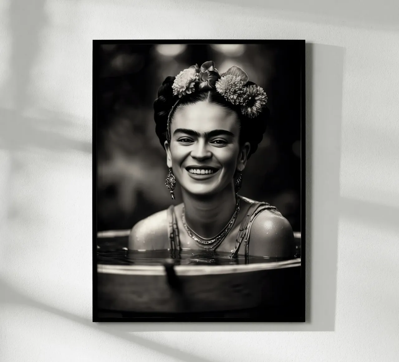 Frida Kahlo nella vasca da bagno | Digitale bianco e nero poster da Autofocus