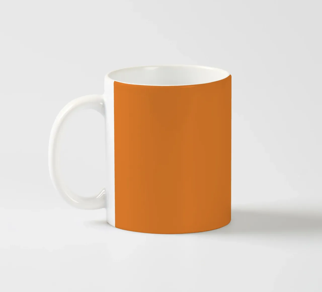Mandarino Pantone tazza in ceramica da Paigaam Studio