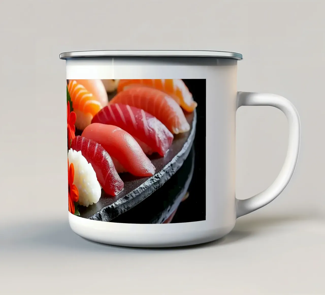 Piatto di sushi colorato disposto a forma di cuore con fiori tazza in smalto da DesignDoodle