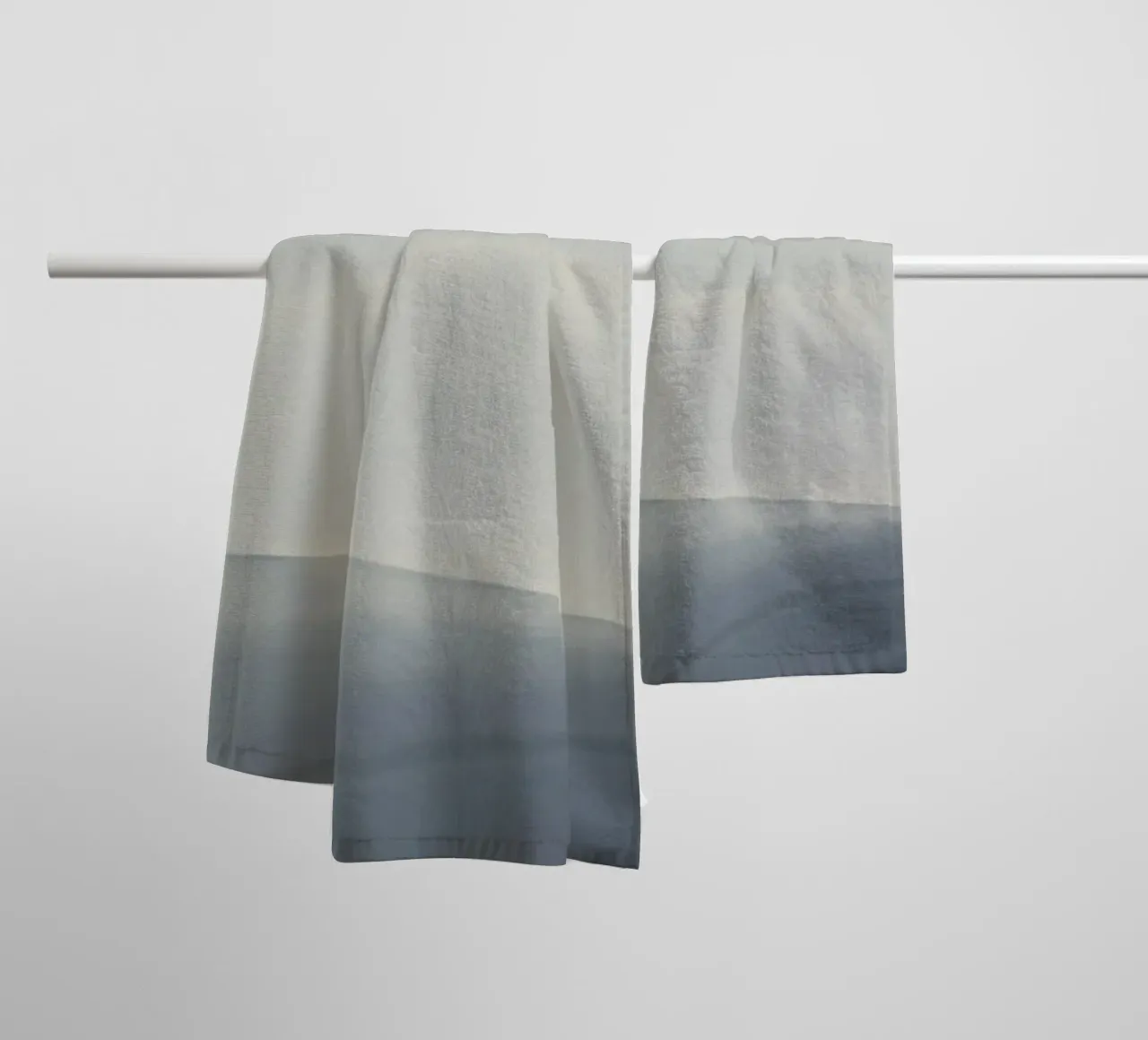 Paesaggio marino semplice lavato in modo tenue asciugamano da bagno da Little Dean