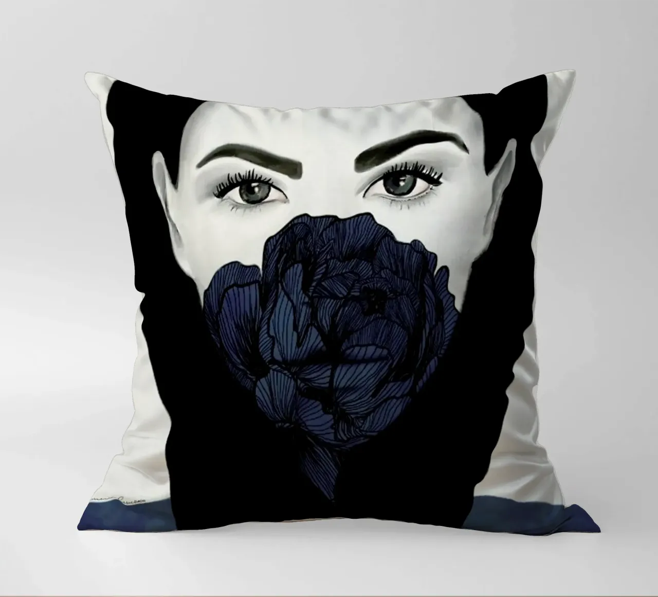 Thylane decorative cushion by Ramona Russu