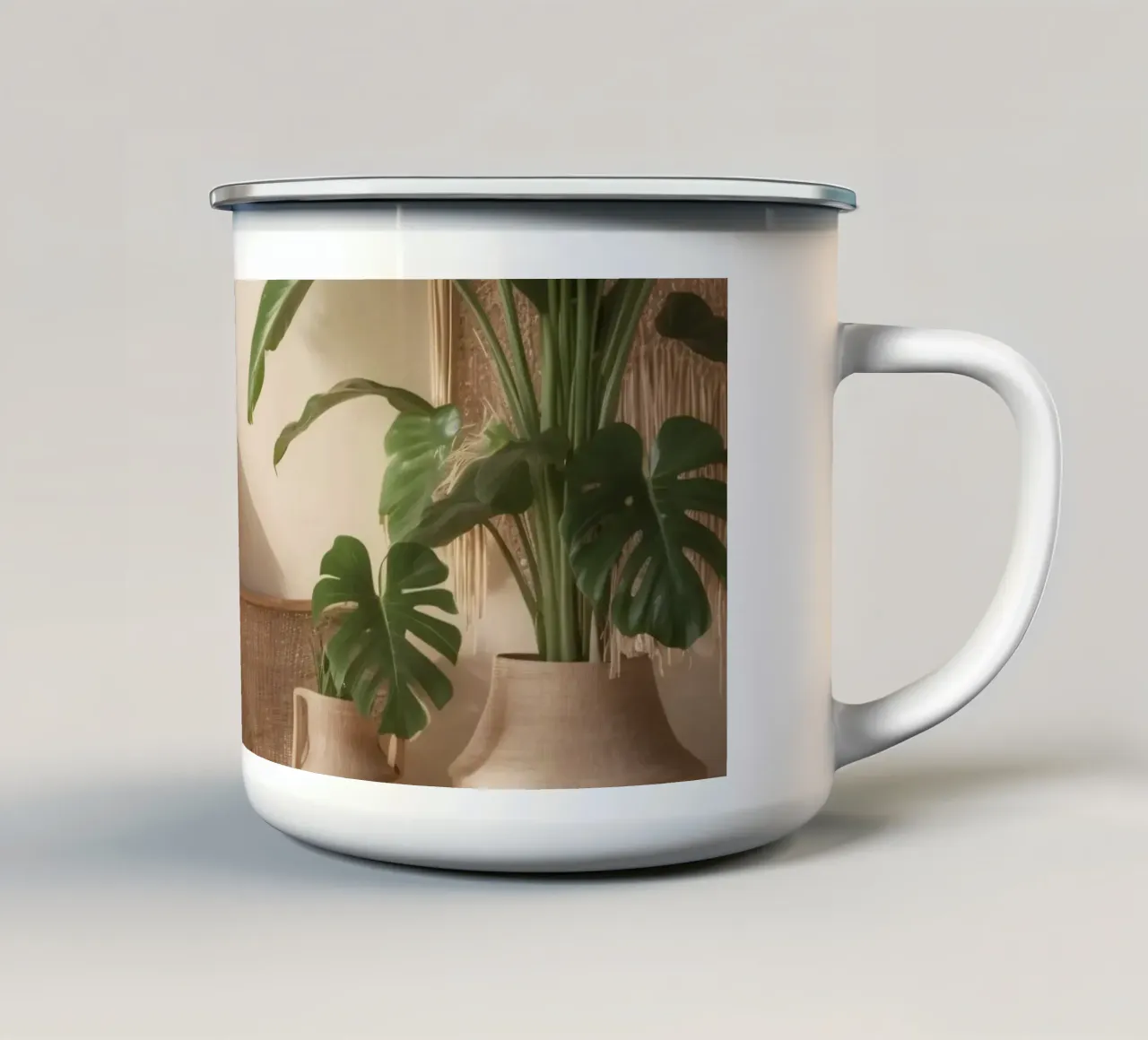 Spazio interno luminoso e arioso con piante e arredi naturali tazza in smalto da DesignDoodle