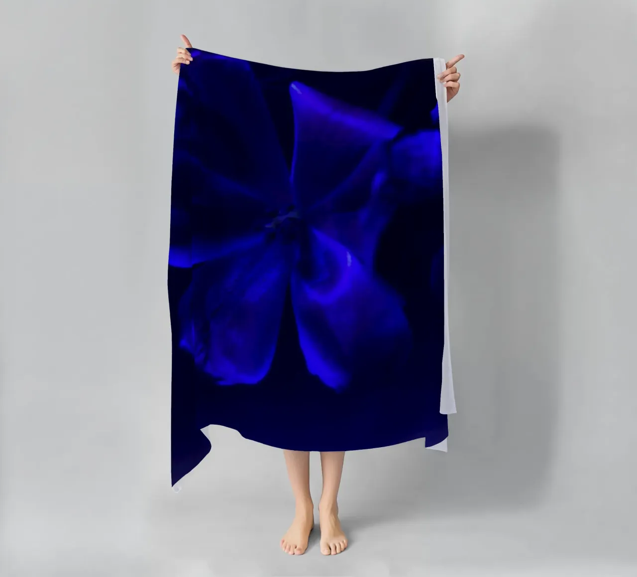 Fiore blu telo mare da Alexandra Joseph Fotomomente