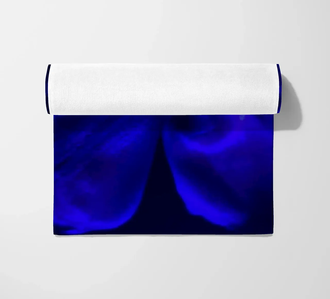 Fiore blu telo mare da Alexandra Joseph Fotomomente