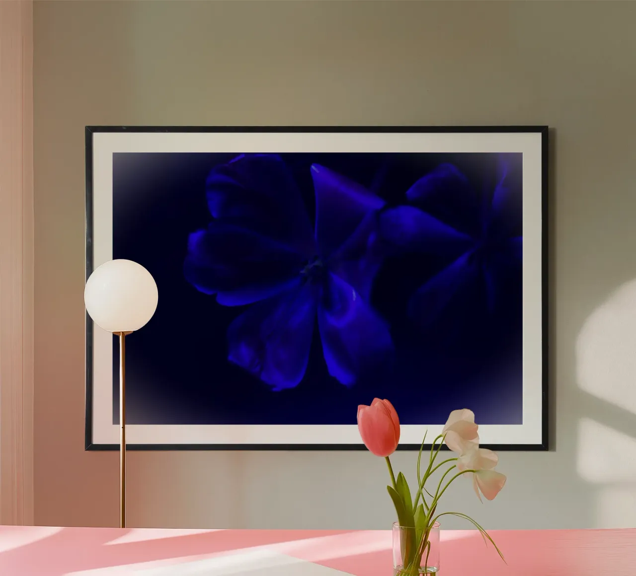 Fiore blu poster da Alexandra Joseph Fotomomente