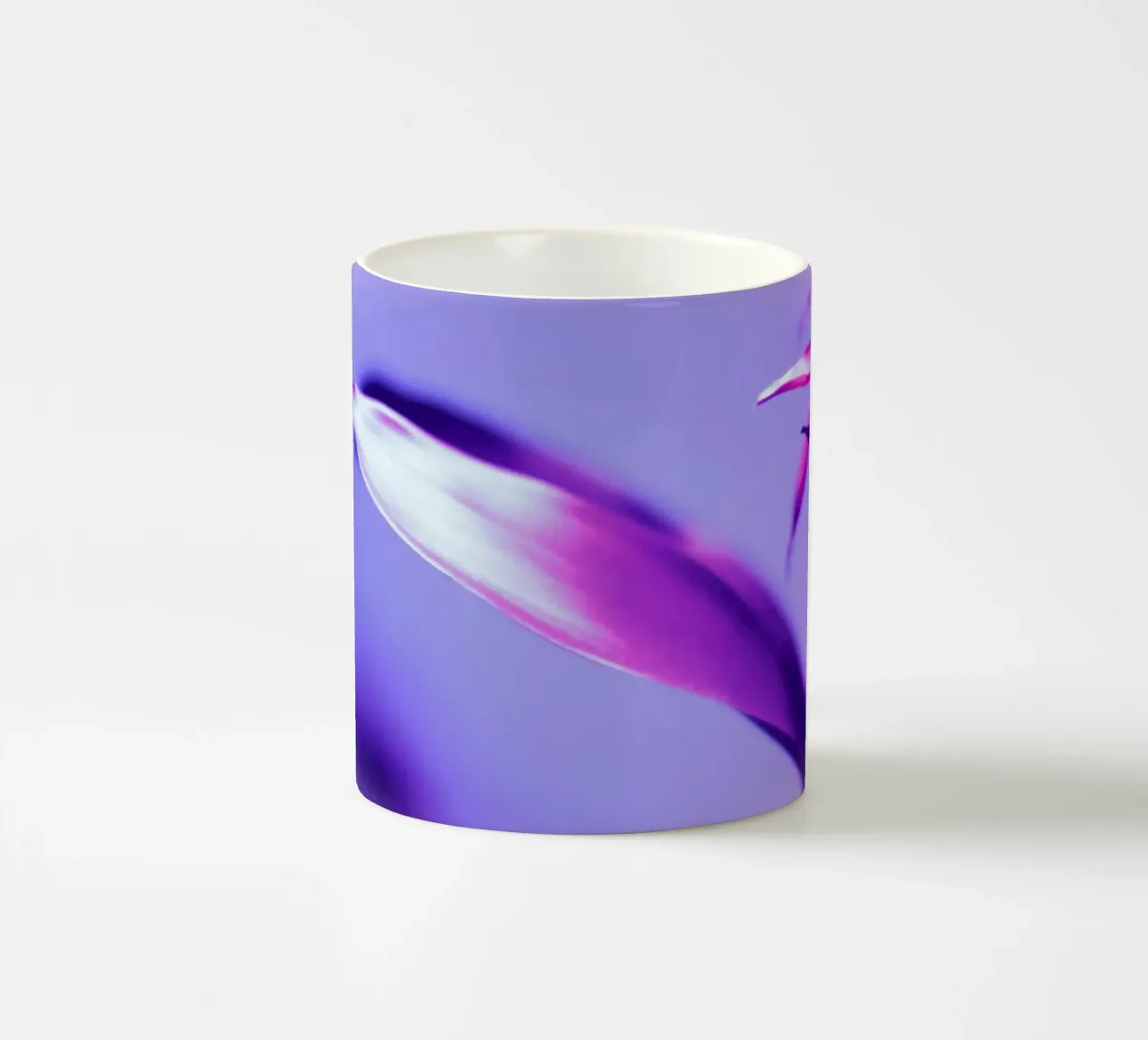 Fogli Fotografia in luce nera tazza in ceramica da Alexandra Joseph Fotomomente