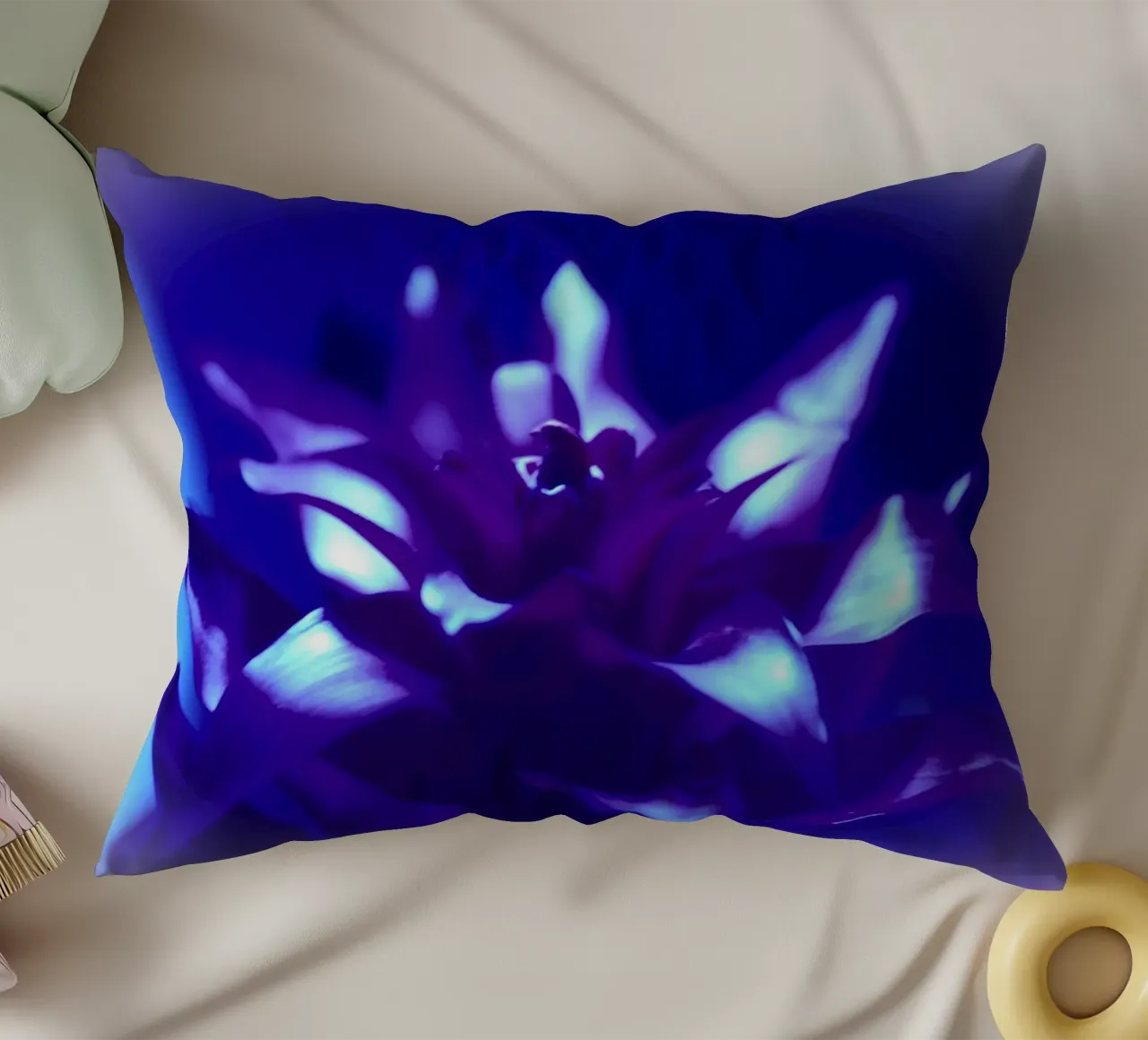 Luce nera per bromeliacee cuscino da Alexandra Joseph Fotomomente