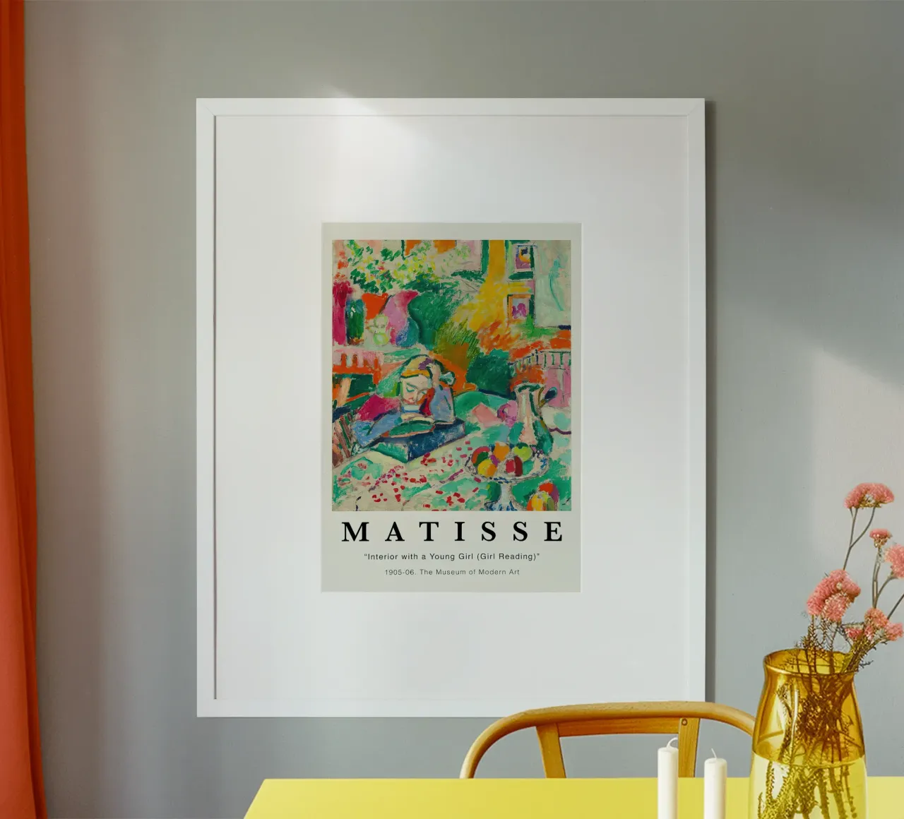 Henri Matisse Interno con giovane ragazza che legge poster con telaio in legno da MinaHome