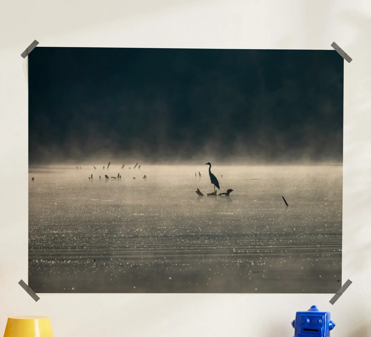 Grey Heron poster con telaio in legno da anderm