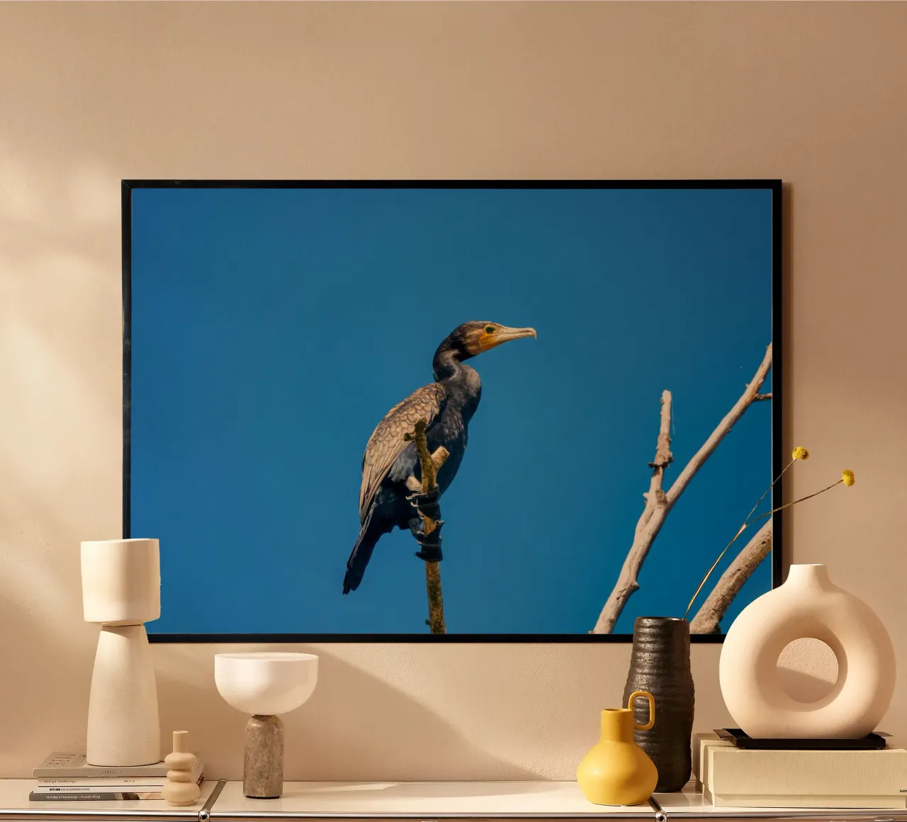 Black cormorant poster con telaio in legno da anderm