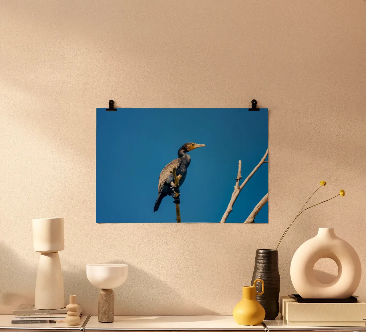 Black cormorant poster con telaio in legno da anderm