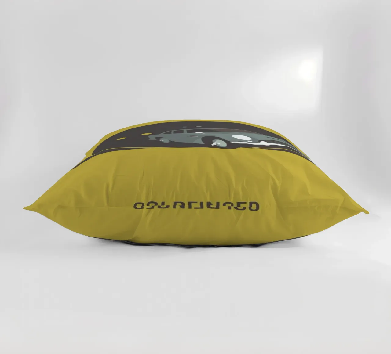 Goldfinger cuscino da Bruno Morphet