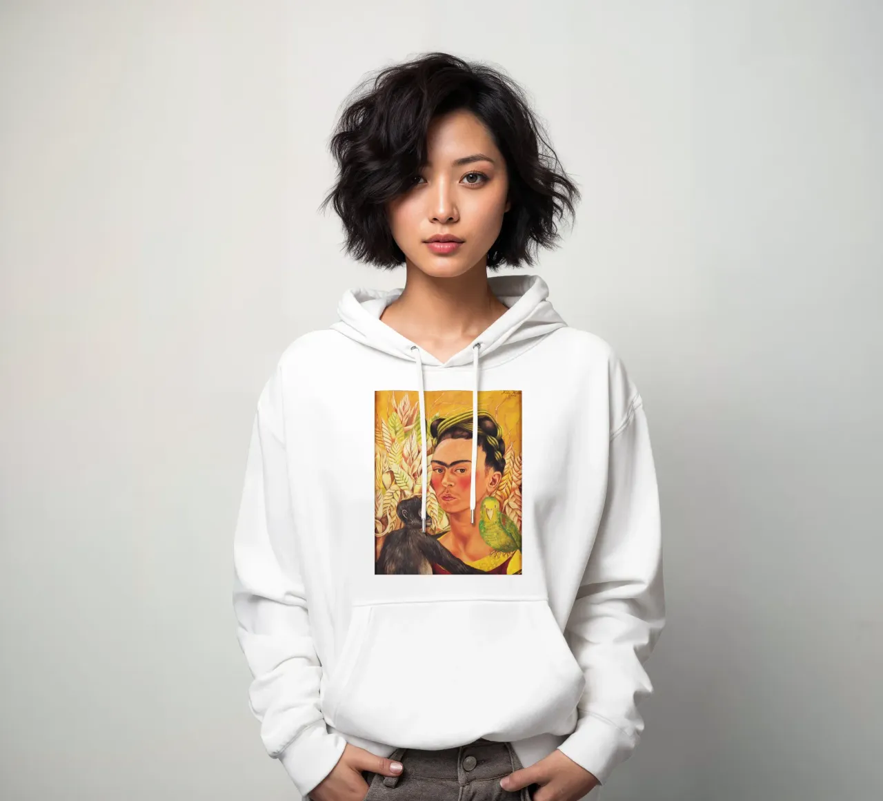 Autoritratto di Frida Kahlo con scimmia e pappagallo felpa con cappuccio da Venus Art
