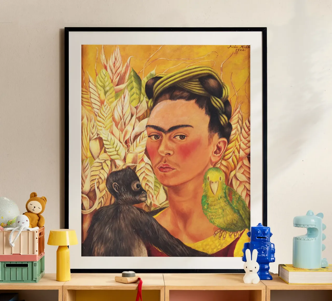 Autoritratto di Frida Kahlo con scimmia e pappagallo carta hahnemühle da Venus Art
