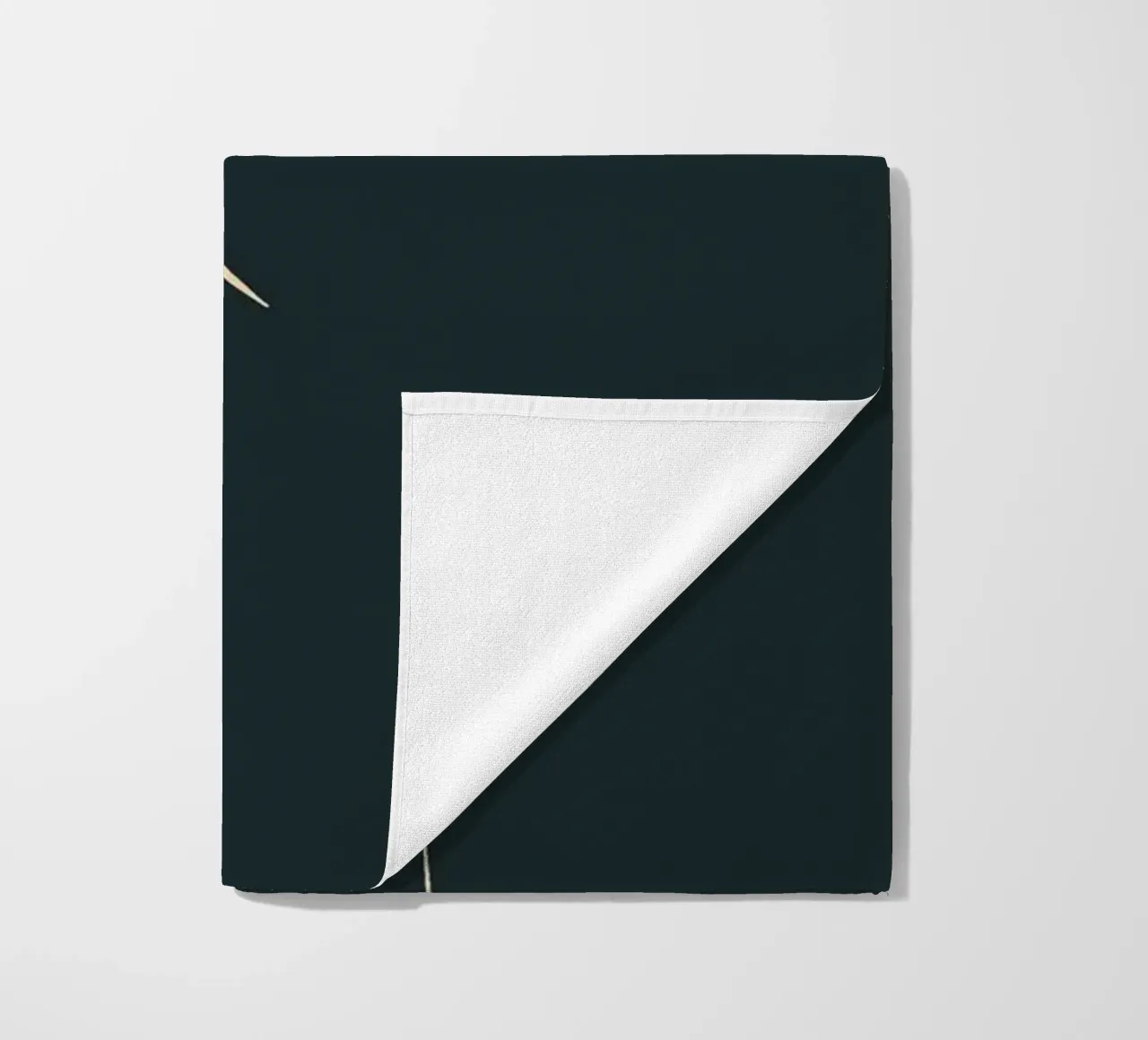 Gatto nero telo mare da ThingDesign