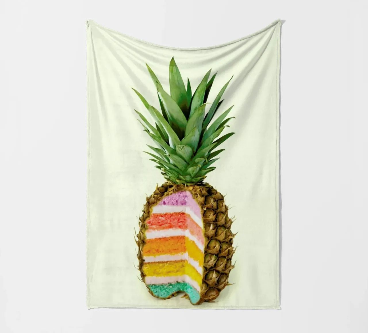 Pineapple Cake Fleecedecke von Paul Fuentes Design