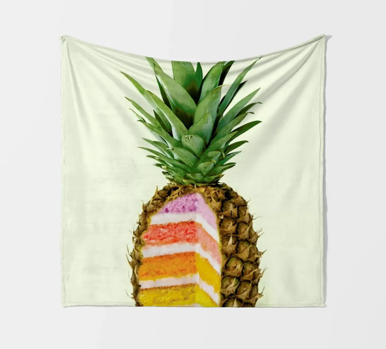 Pineapple Cake Fleecedecke von Paul Fuentes Design