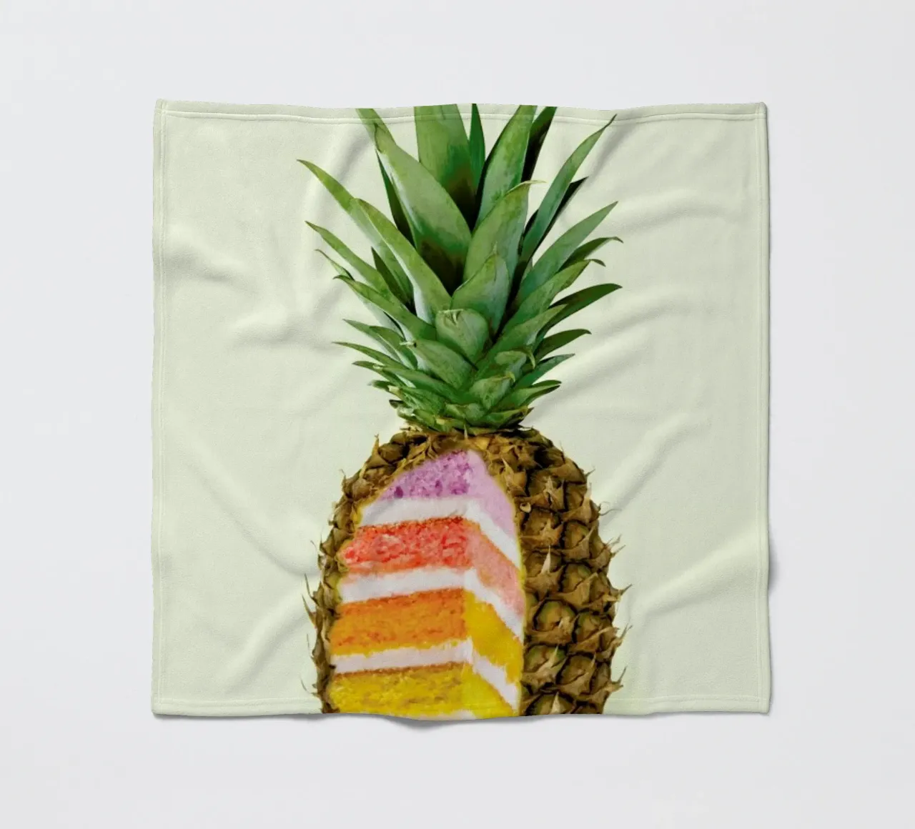 Pineapple Cake Fleecedecke von Paul Fuentes Design