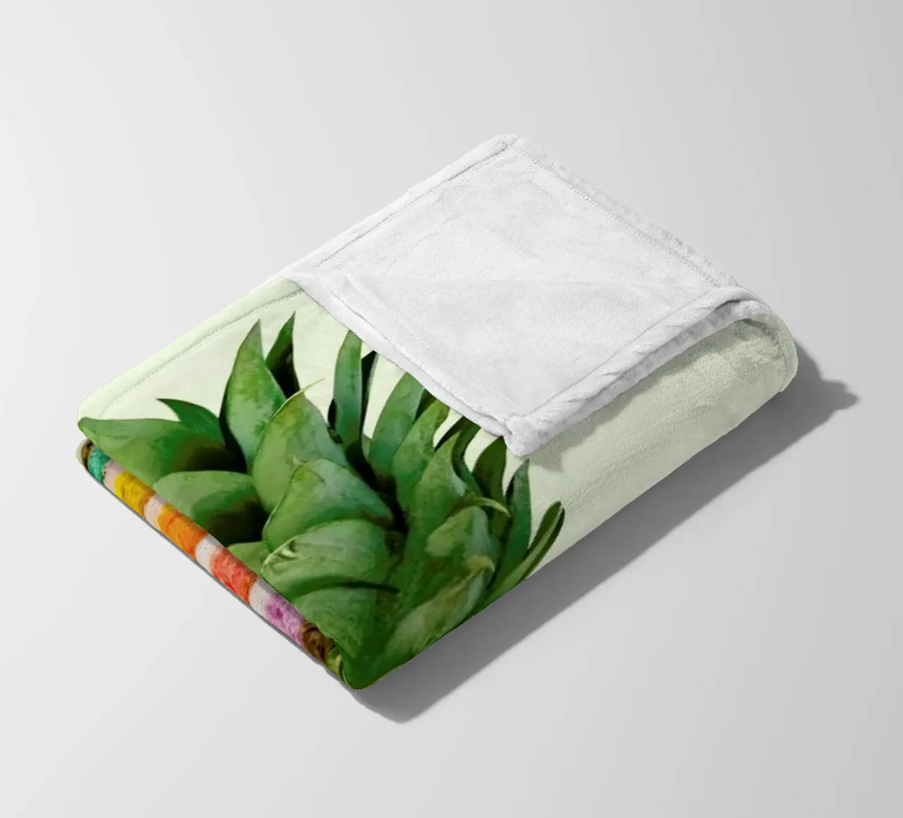 Pineapple Cake Fleecedecke von Paul Fuentes Design