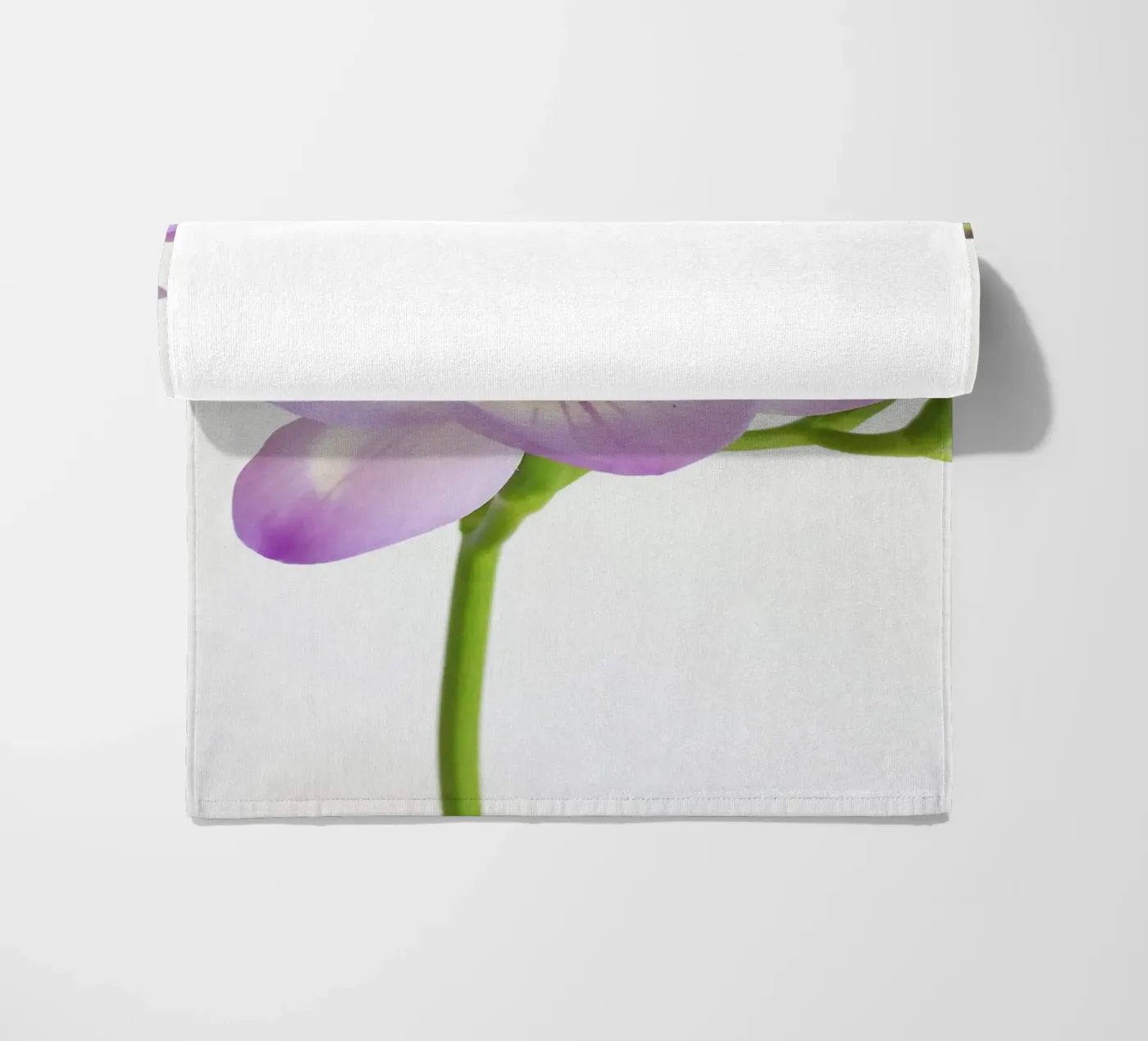 Fiore viola telo mare da Cassia Beck Photography