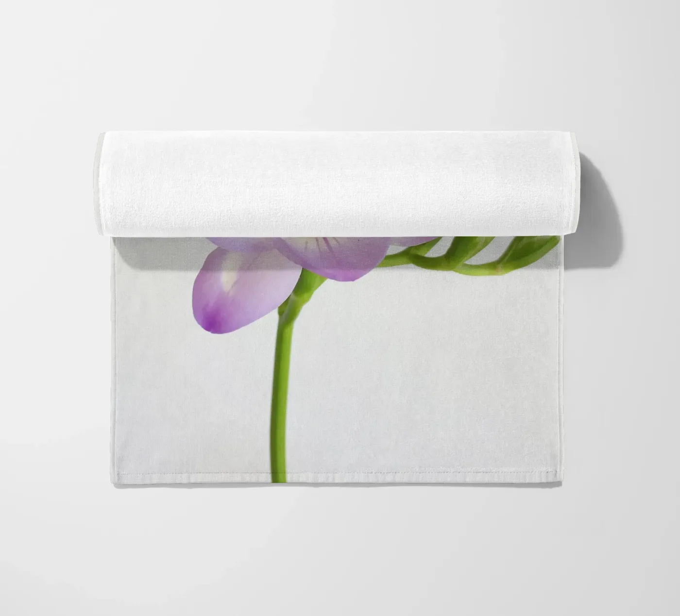 Fiore viola telo mare da Cassia Beck Photography