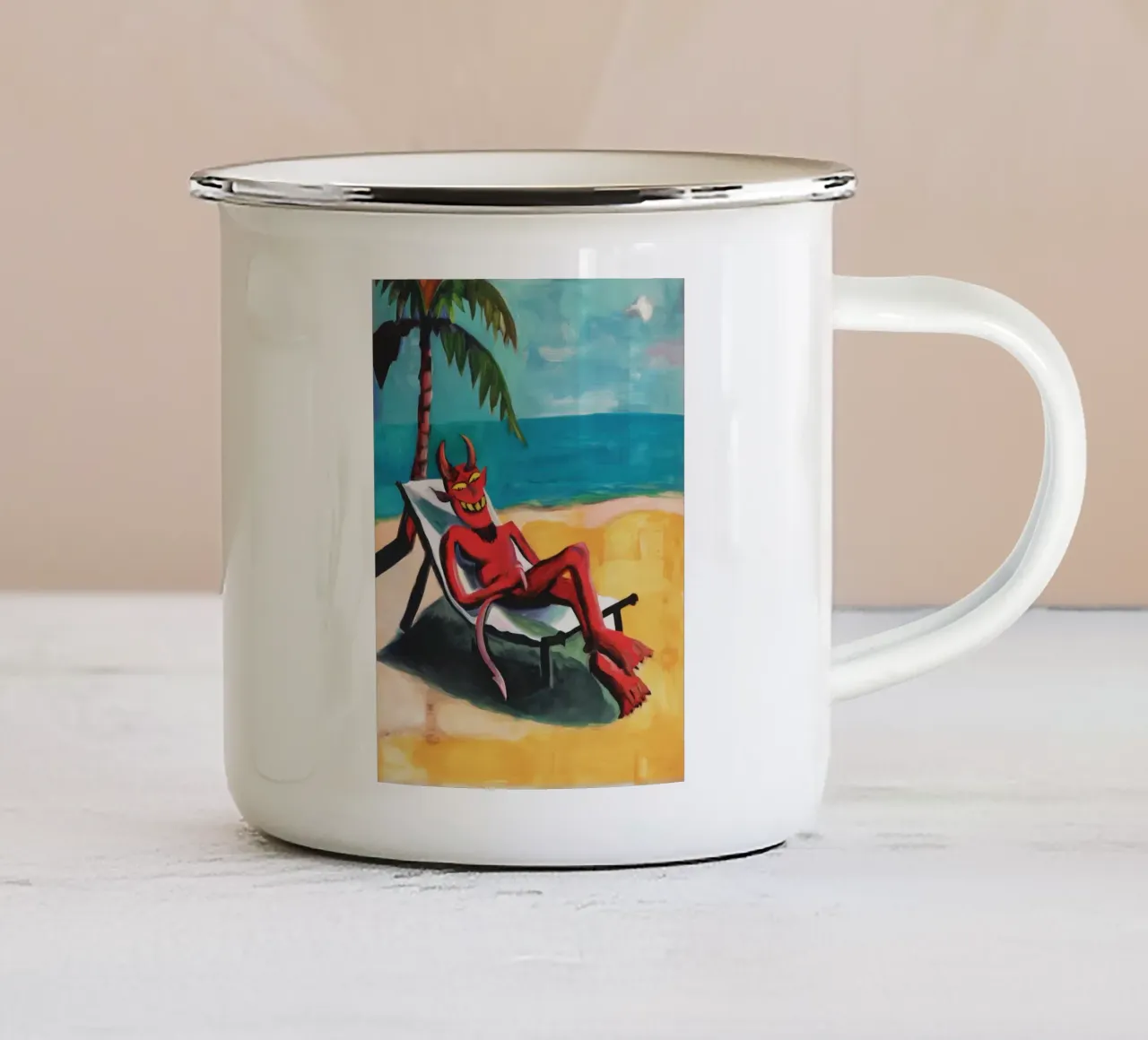 Il diavolo è in vacanza sulla spiaggia | Quadro umoristico tazza in smalto da Autofocus