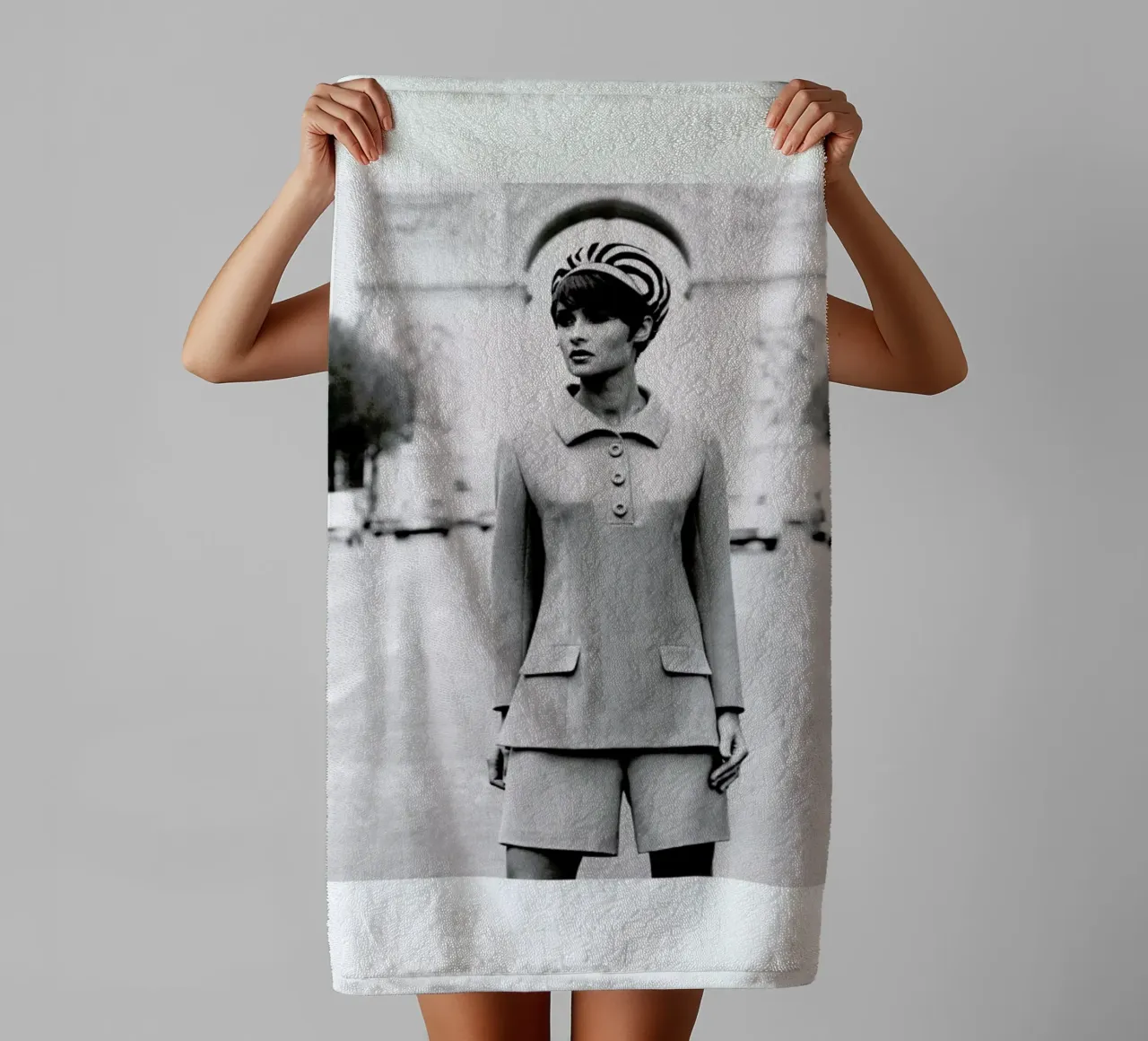 Outfit created by Pierre Balmain for airline hostesses of the future. Handtuch von Gallery Print and Art Limited