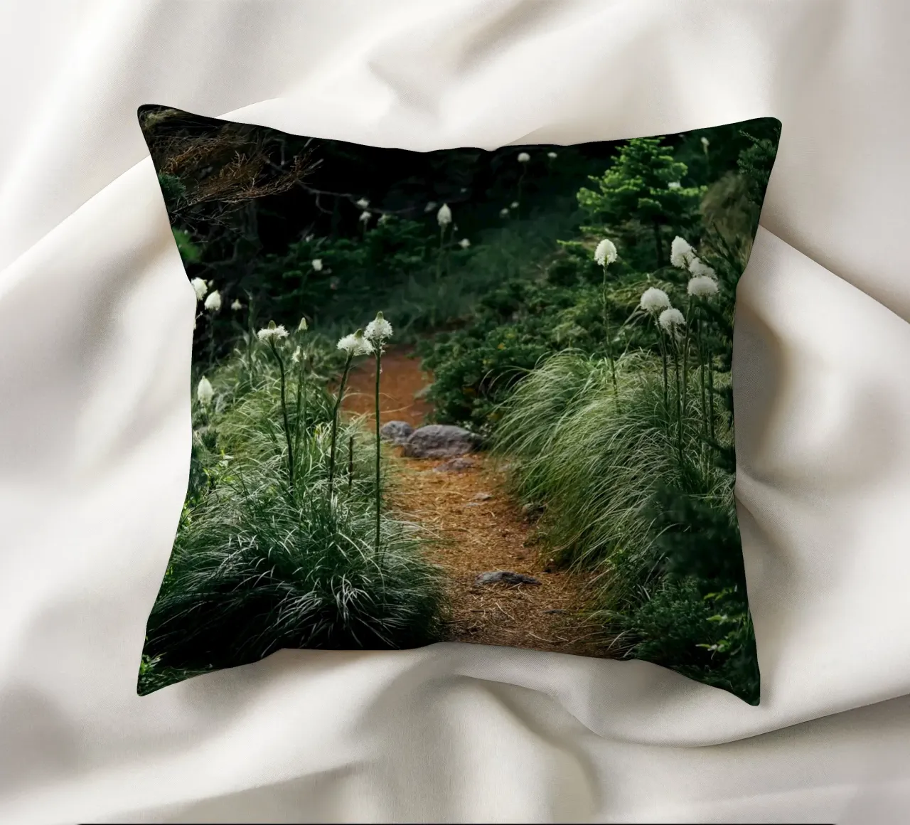 Bear Grass Trail cuscino da wowhannahphotos