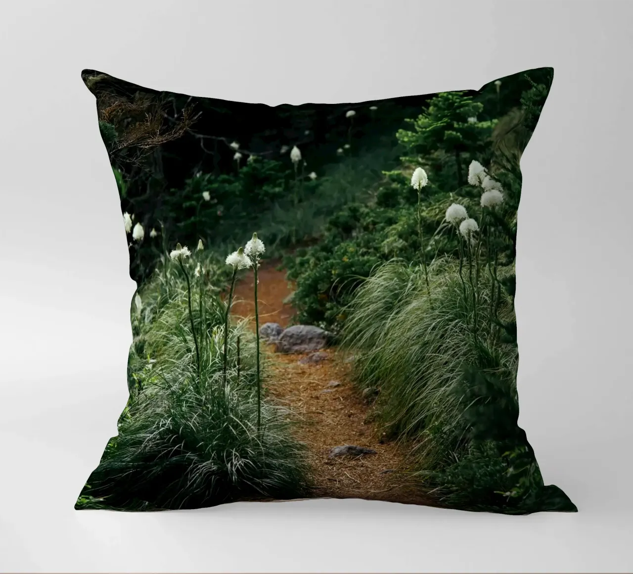 Bear Grass Trail cuscino da wowhannahphotos