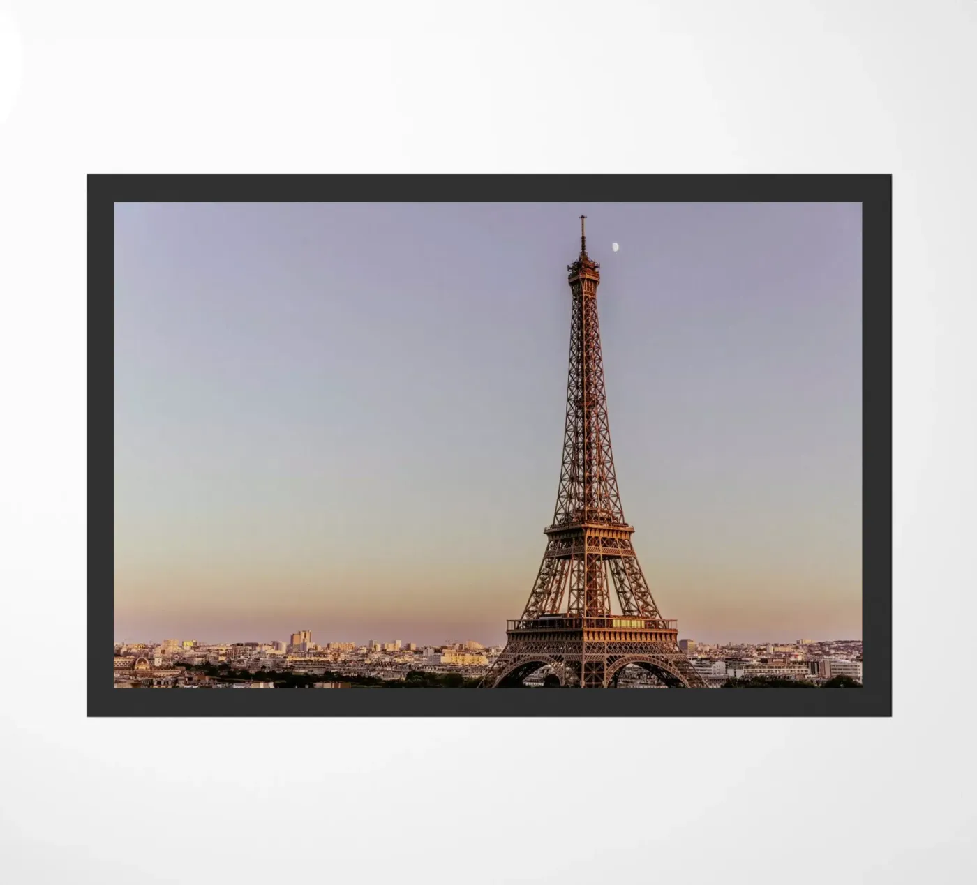 Tour Eiffel Sunset Fußmatte von Magdalena Martin Photography