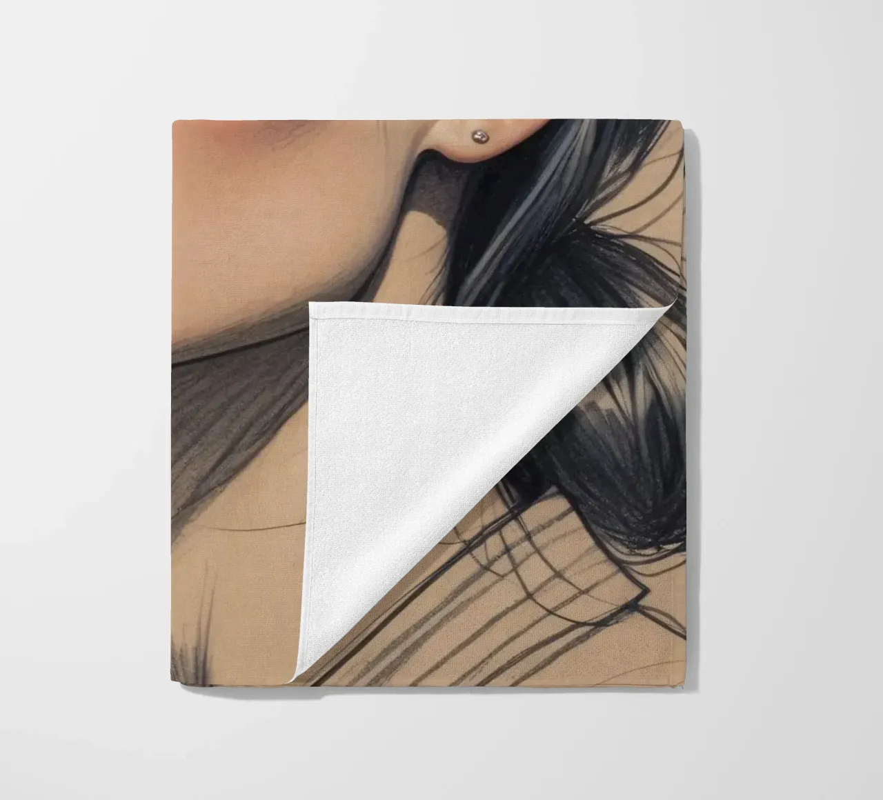 Ritratto di una donna con suggestivi occhi azzurri e capelli eleganti telo mare da DesignDoodle